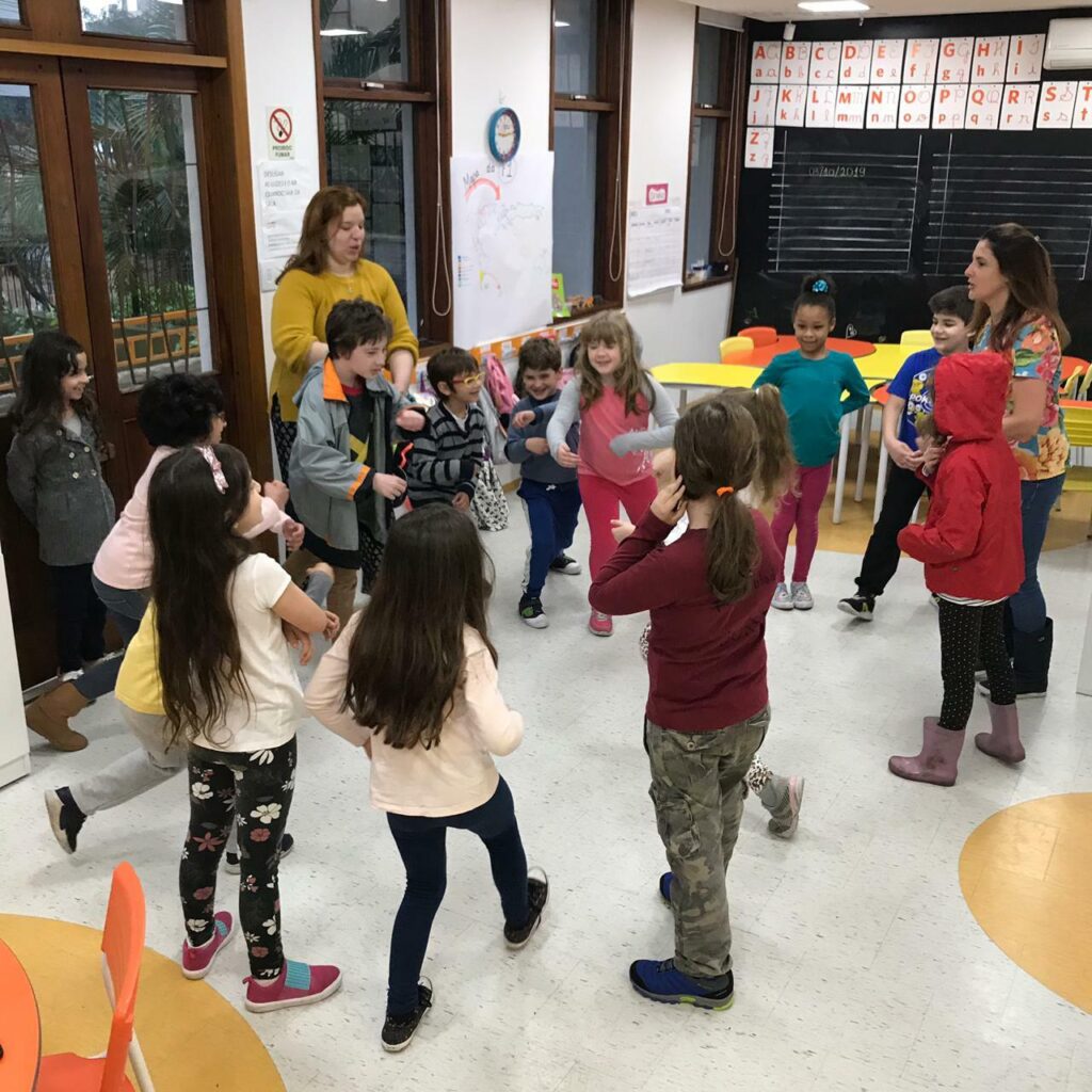HGPG14181-1-1024×1024 tutor e mestres e alunos